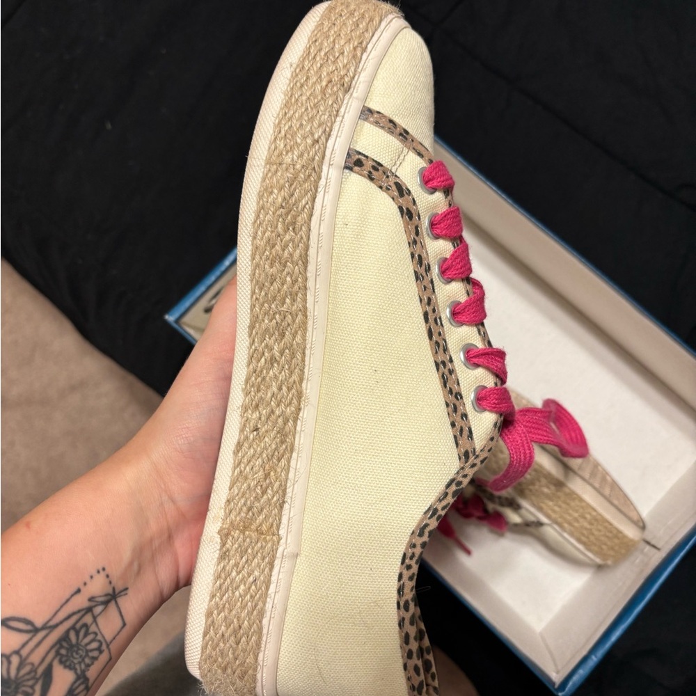 Canvas Espadrille Sneakers with Pink/white laces!